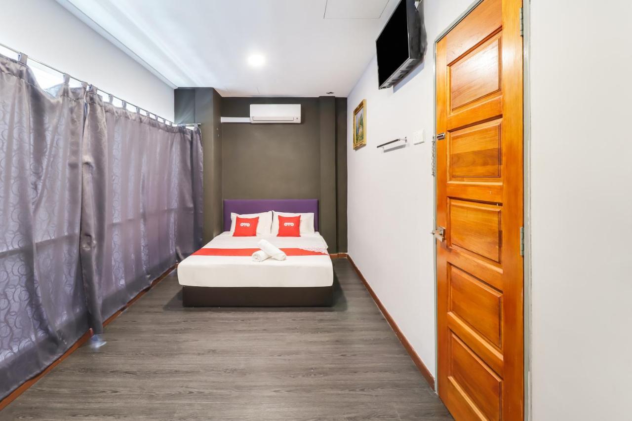 Oyo 89381 Moonnight Hotel Batu Caves Extérieur photo